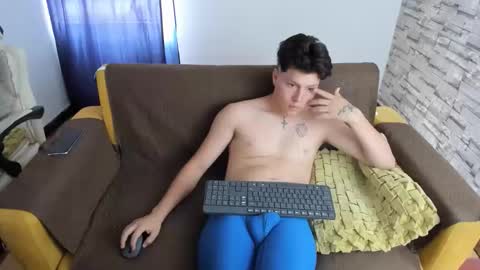 Snapshot of daniel_leon_c chatting on April 24, 2026, 6:43 pm daniel_leon_c online show from April 24, 2026, 6:43 pm