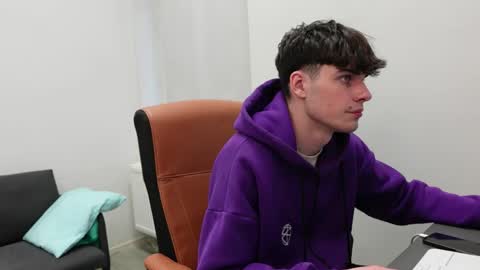 DANIEL SHAWN online show from April 17, 2026, 5:05 pm