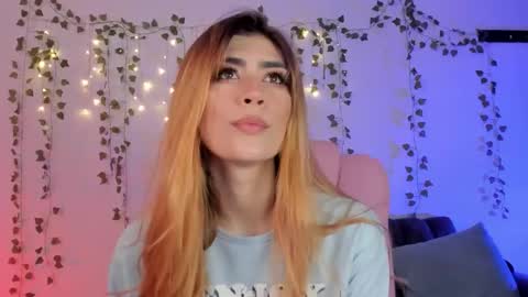 Dani Saenz online show from December 18, 2025, 3:45 am