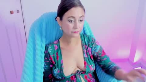 Daniela online show from November 17, 2025, 5:57 am