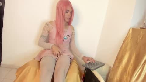 danielamay00 online show from June 18, 2026, 9:14 am