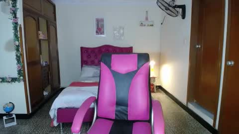 Angie online show from January 27, 2025, 9:44 pm