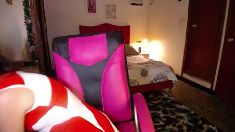 Angie online show from September 14, 2025, 4:39 pm