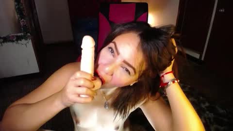 Angie online show from February 10, 2026, 2:54 pm