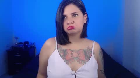 Snapshot of daniellerain chatting on December 22, 2024, 2:39 am daniellerain online show from December 22, 2024, 2:39 am