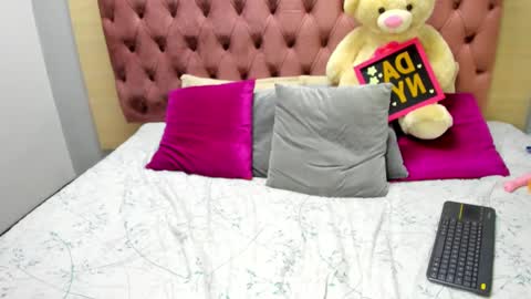 DaniiBelluci  online show from February 20, 2025, 4:28 am