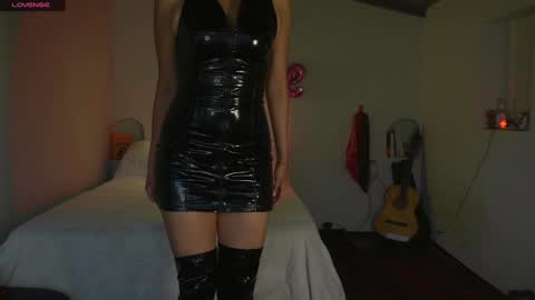 danalle .. online show from December 6, 2024, 10:19 pm