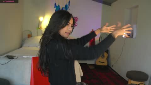 danalle .. online show from January 20, 2025, 9:43 pm