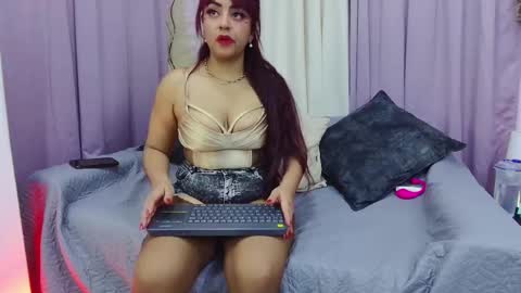 Snapshot of daninianderson chatting on October 23, 2025, 4:12 am daninianderson online show from October 23, 2025, 4:12 am