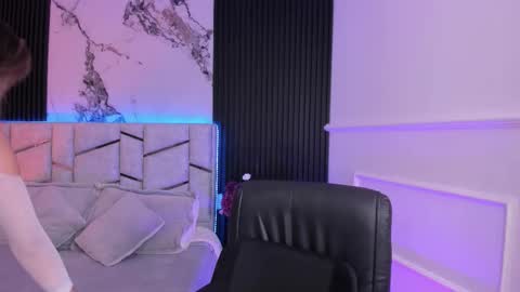 Dani Phonenix online show from January 8, 2026, 7:49 pm