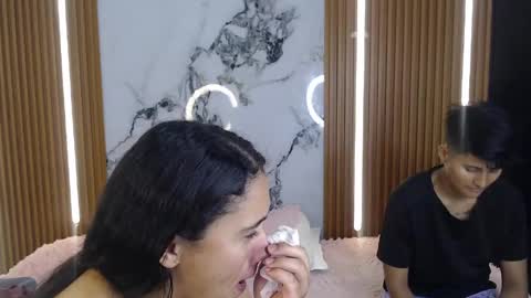 Danniela y Victoria online show from April 25, 2026, 7:44 pm