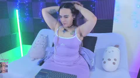 Snapshot of danna__castle chatting on August 3, 2026, 6:12 am Dannacastle online show from August 3, 2026, 6:12 am