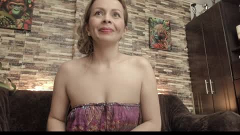 natalia online show from December 19, 2024, 1:18 am