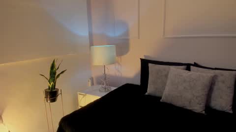 danna_palmeth online show from November 25, 2025, 7:36 pm