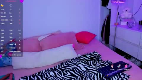 Danna Rhodes online show from November 25, 2025, 7:19 am