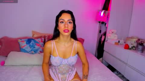 Danna Rhodes online show from December 20, 2025, 11:39 am