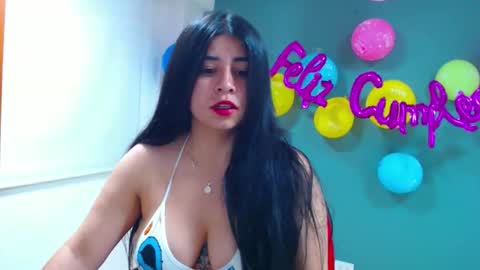 Snapshot of danna_rouses_ chatting on May 19, 2026, 7:47 am dannarouses online show from May 19, 2026, 7:47 am