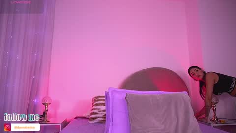 Danna Berlin  online show from November 11, 2025, 7:25 pm