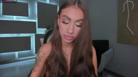 Danna Cruz  online show from February 16, 2026, 7:10 pm