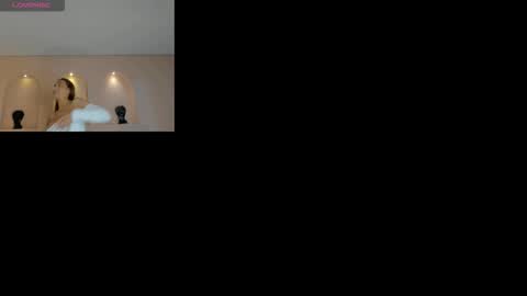 Danna Cruz  online show from March 15, 2026, 11:16 am