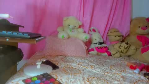 Danna Sofia jeins online show from October 7, 2025, 9:06 am