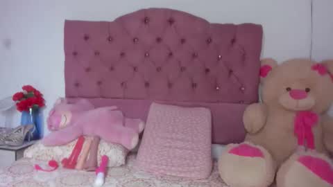 Danna Sofia jeins online show from March 3, 2026, 1:50 pm