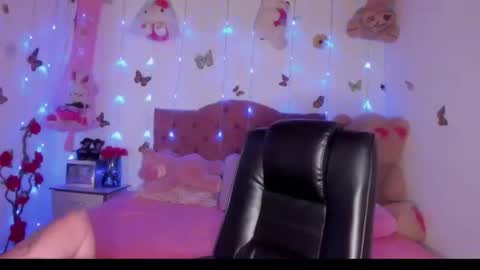 Snapshot of dannajeins chatting on April 26, 2026, 2:26 pm Danna Sofia jeins online show from April 26, 2026, 2:26 pm