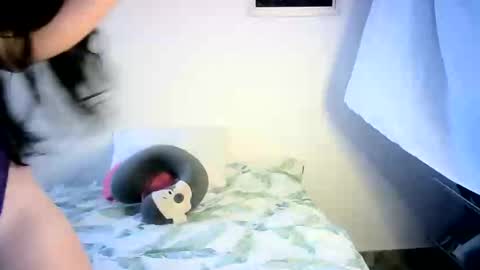 Danna  online show from May 17, 2026, 12:23 pm