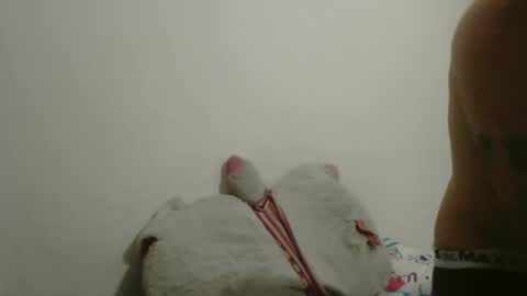 Snapshot of danni4_20 chatting on February 19, 2025, 12:00 pm danni4_20 online show from February 19, 2025, 12:00 pm