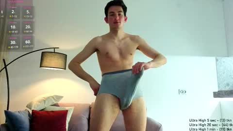 danny__magic online show from December 19, 2025, 1:07 pm