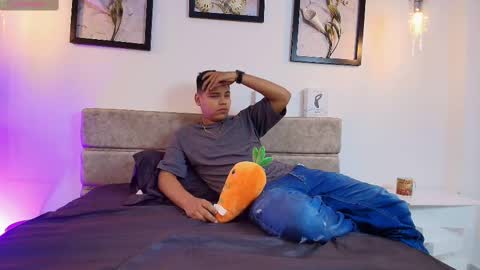 dannysamm online show from November 23, 2025, 1:22 pm