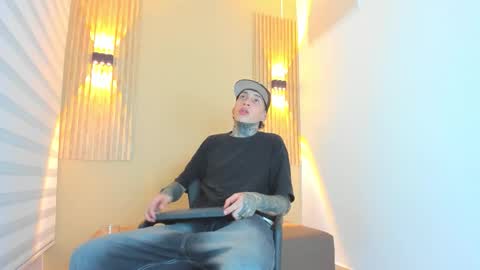 dante_armstrong online show from December 15, 2025, 3:55 am