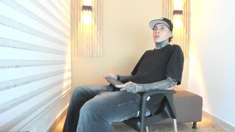 dante_armstrong online show from December 17, 2025, 3:45 am