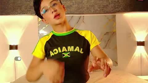 dante_bre online show from September 16, 2025, 1:01 pm