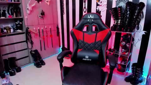 Snapshot of dante_infernos chatting on February 11, 2025, 2:35 pm Dante online show from February 11, 2025, 2:35 pm