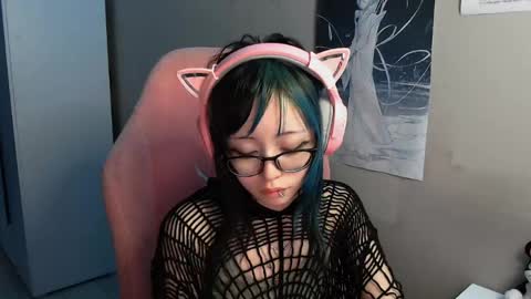 danyelleeyermann online show from April 16, 2026, 1:01 pm