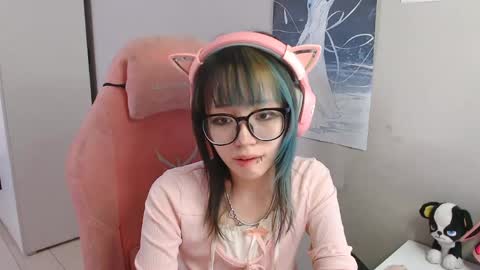danyelleeyermann online show from May 4, 2026, 1:07 pm