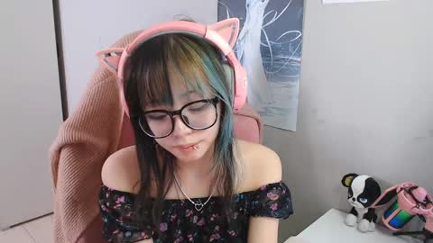 danyelleeyermann online show from May 14, 2026, 1:18 pm