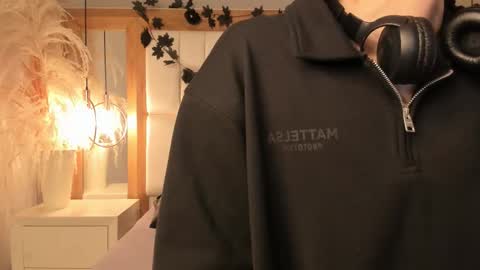 daphne_and_roger online show from December 16, 2025, 11:04 am