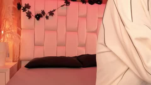 Snapshot of daphne_and_roger chatting on February 7, 2026, 10:52 am daphne_and_roger online show from February 7, 2026, 10:52 am