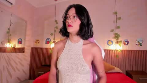 Snapshot of daphne_courtis chatting on July 8, 2026, 3:11 am Daphne online show from July 8, 2026, 3:11 am