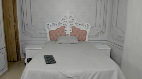 Snapshot of daphne_fox_ chatting on March 6, 2025, 3:13 am Daphne  online show from March 6, 2025, 3:13 am