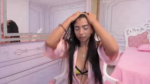 Snapshot of daphne_fox_ chatting on March 9, 2025, 9:02 am Daphne  online show from March 9, 2025, 9:02 am