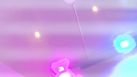 Daphne  online show from April 22, 2026, 11:34 am