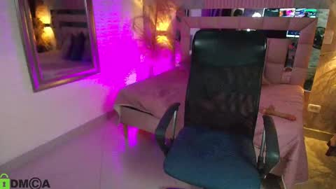 daphne_walton online show from February 19, 2026, 11:28 am