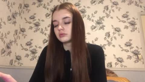 Snapshot of daphnesterlace chatting on May 6, 2026, 7:08 pm Emilia online show from May 6, 2026, 7:08 pm