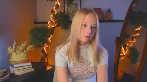 Snapshot of darceyheyd chatting on October 19, 2025, 4:13 am Kami online show from October 19, 2025, 4:13 am
