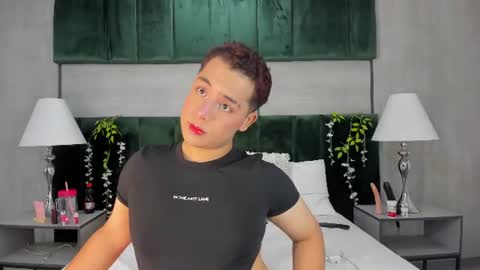 Darian  online show from June 17, 2026, 8:32 pm