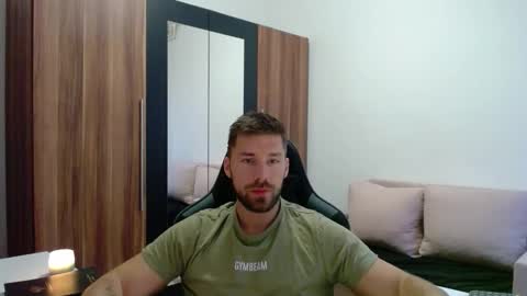 darius_94 online show from February 3, 2026, 6:22 am