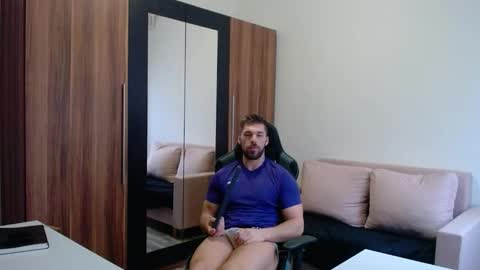 darius_94 online show from March 18, 2026, 5:32 am